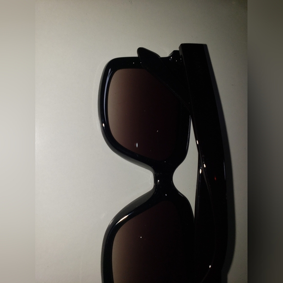 Quay Icy Stylish Black Sunglasses main image 6